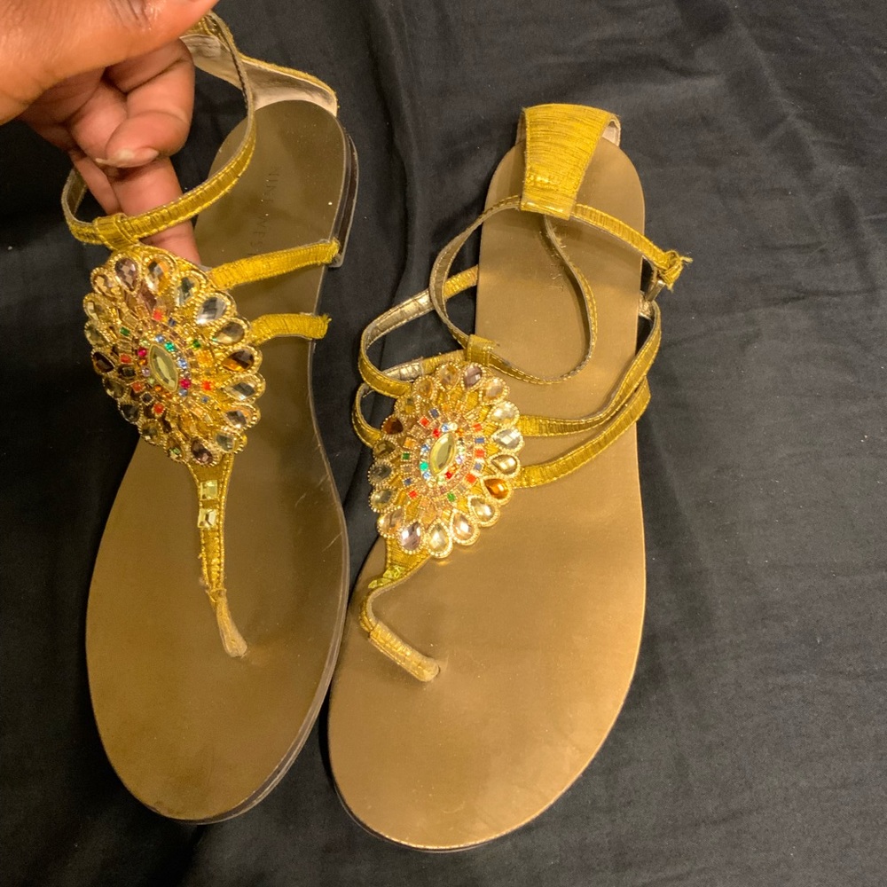 Nine West size 10 gold sandals